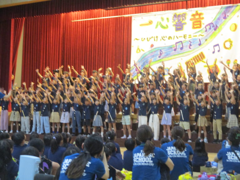 【小３】ホーチミンミュージックフェスティバル♪